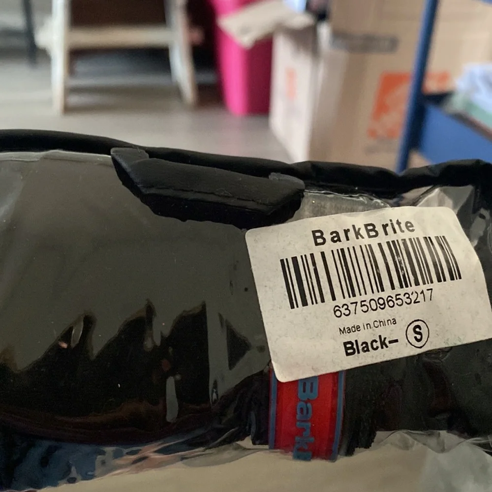 dog shoes -for rain mainly- sizes small and medium - Picture 3 of 4